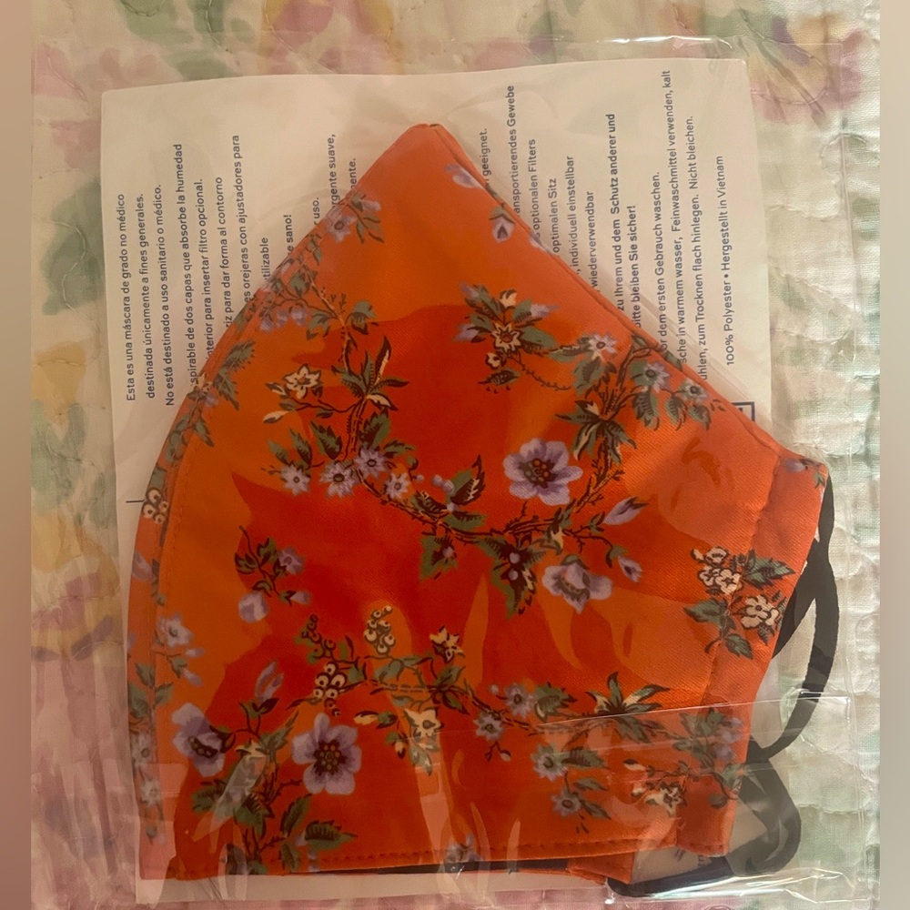 Tory Burch mask- NWT